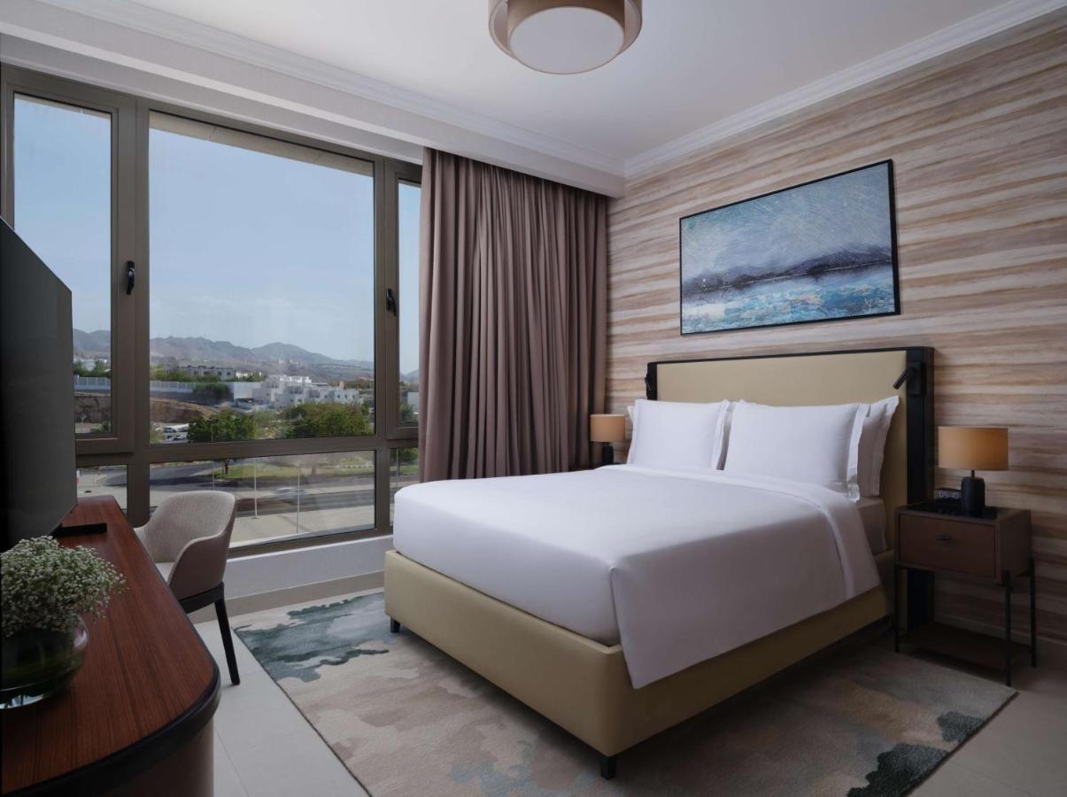 Doubletree By Hilton Muscat Qurum Екстер'єр фото