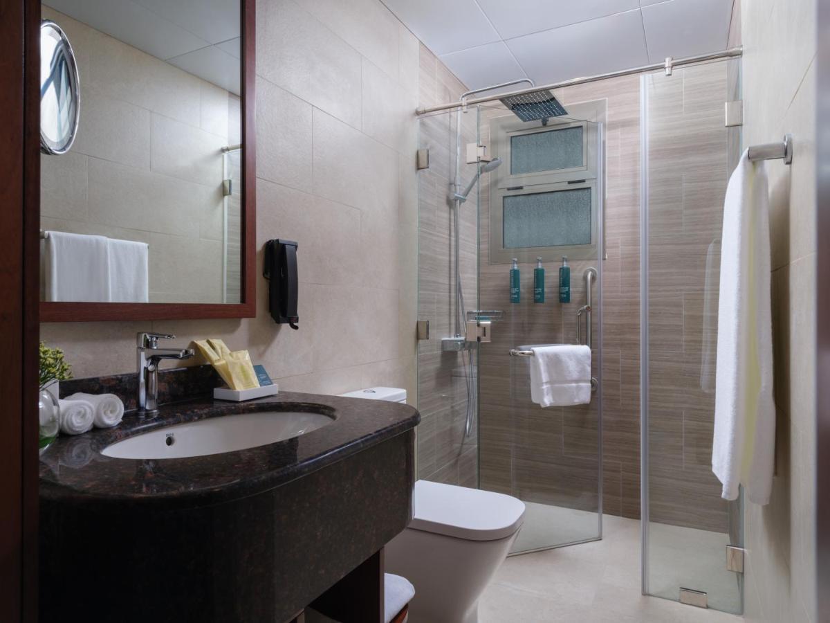 Doubletree By Hilton Muscat Qurum Екстер'єр фото