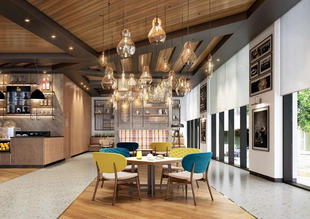 Doubletree By Hilton Muscat Qurum Ресторан фото