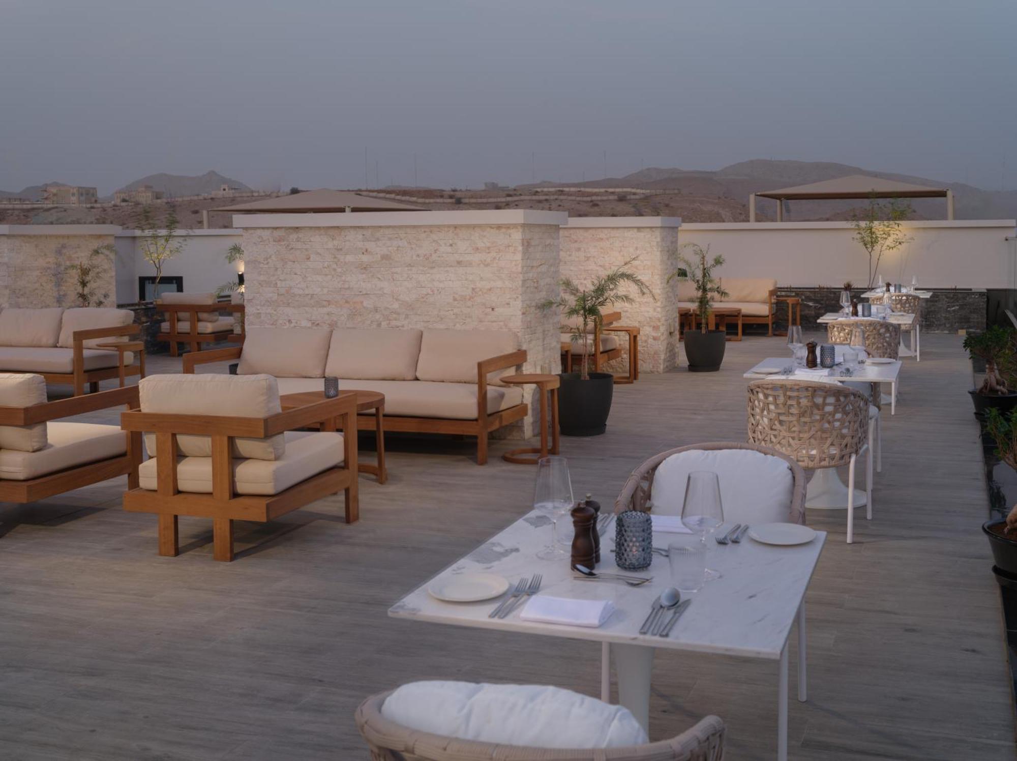 Doubletree By Hilton Muscat Qurum Екстер'єр фото