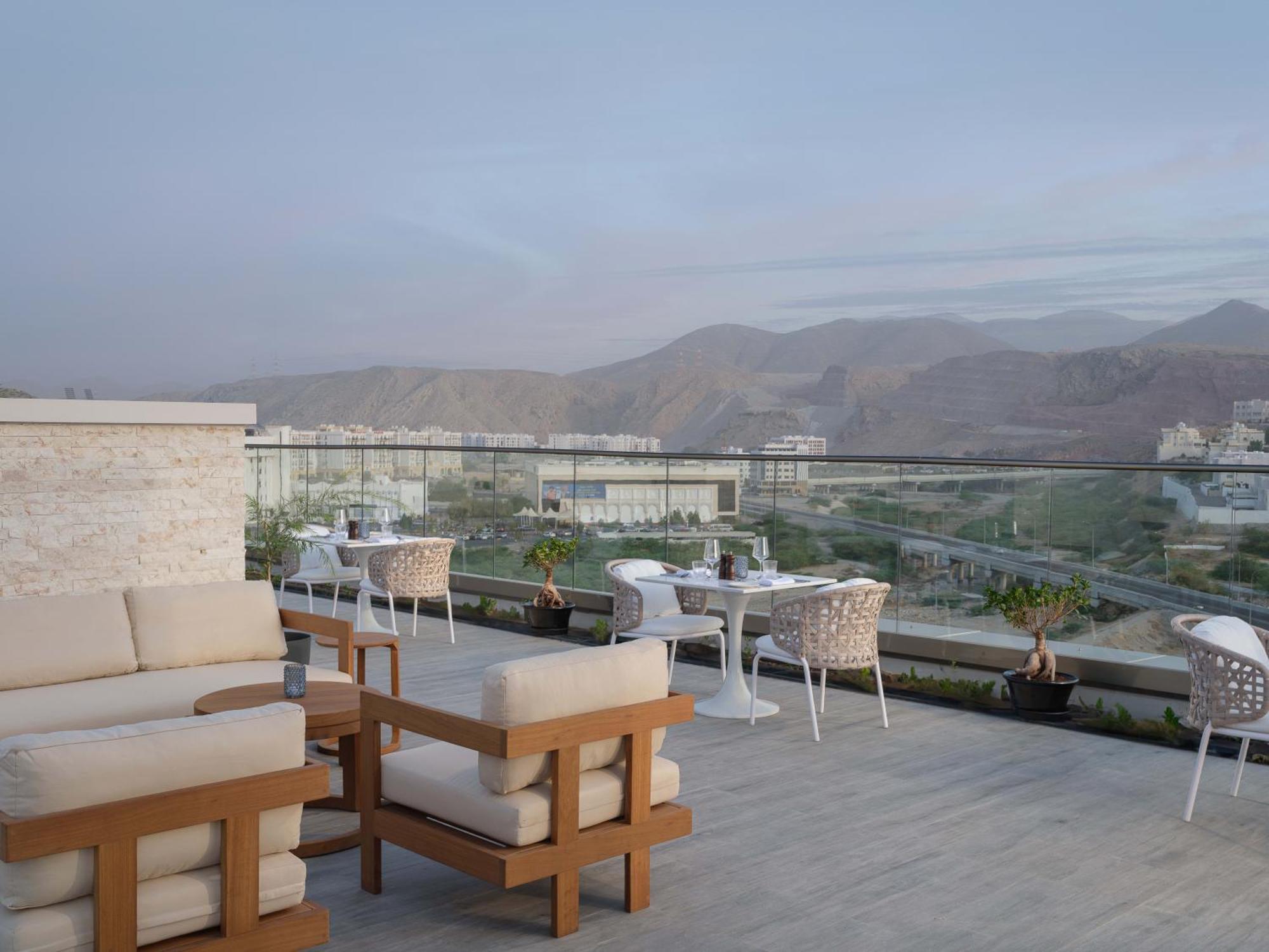 Doubletree By Hilton Muscat Qurum Екстер'єр фото