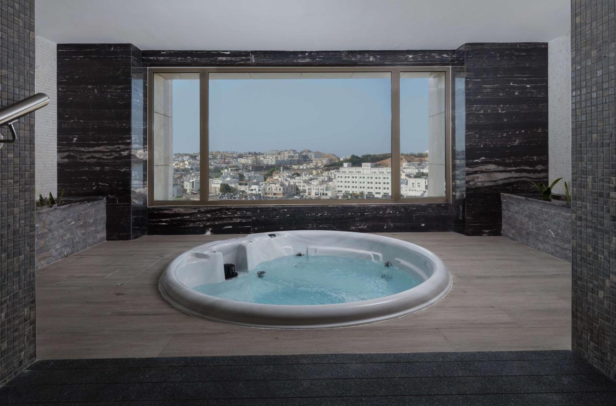 Doubletree By Hilton Muscat Qurum Екстер'єр фото